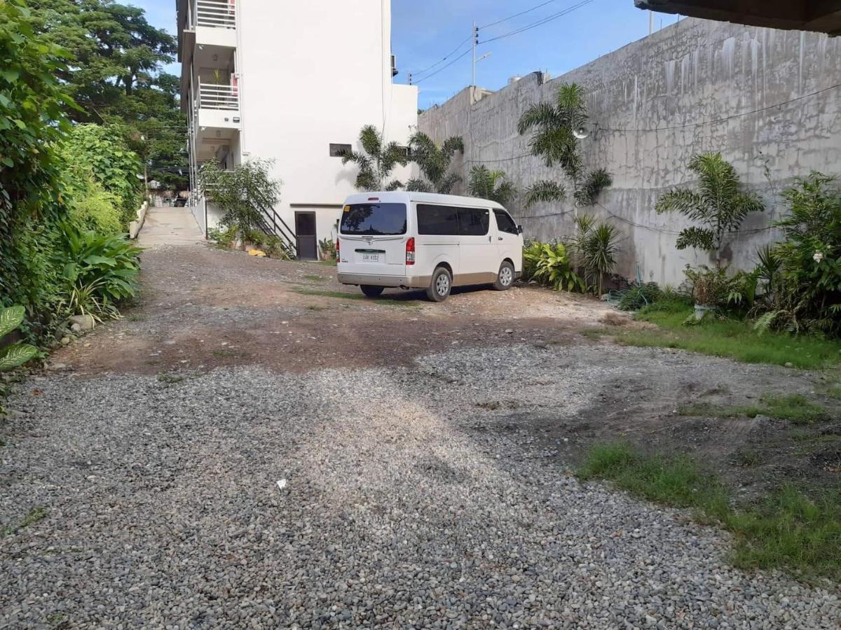 Готель Reddoorz El Senor Jesus Apartelle Vigan Ilocos Екстер'єр фото
